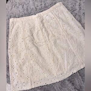 Hollister /junior size 9 /cream skirt